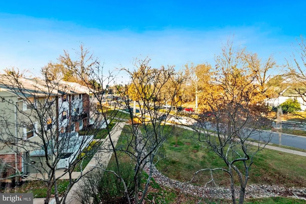 Photo of Unit 311 at 14801 PENNFIELD CIRCLE