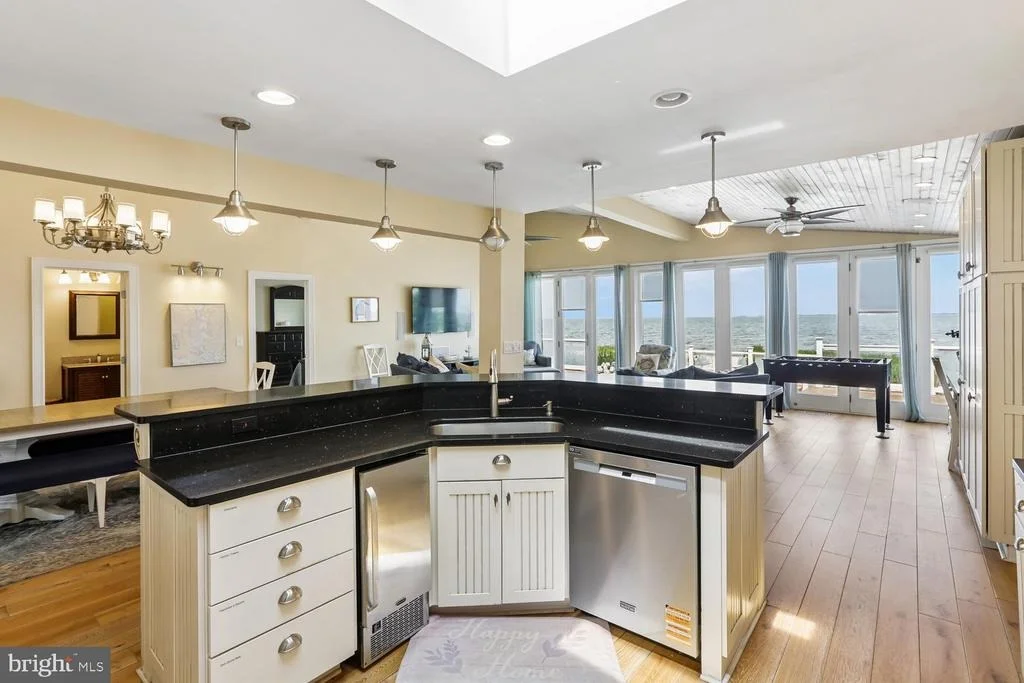 Photo of 8034 RIVERVIEW ROAD
