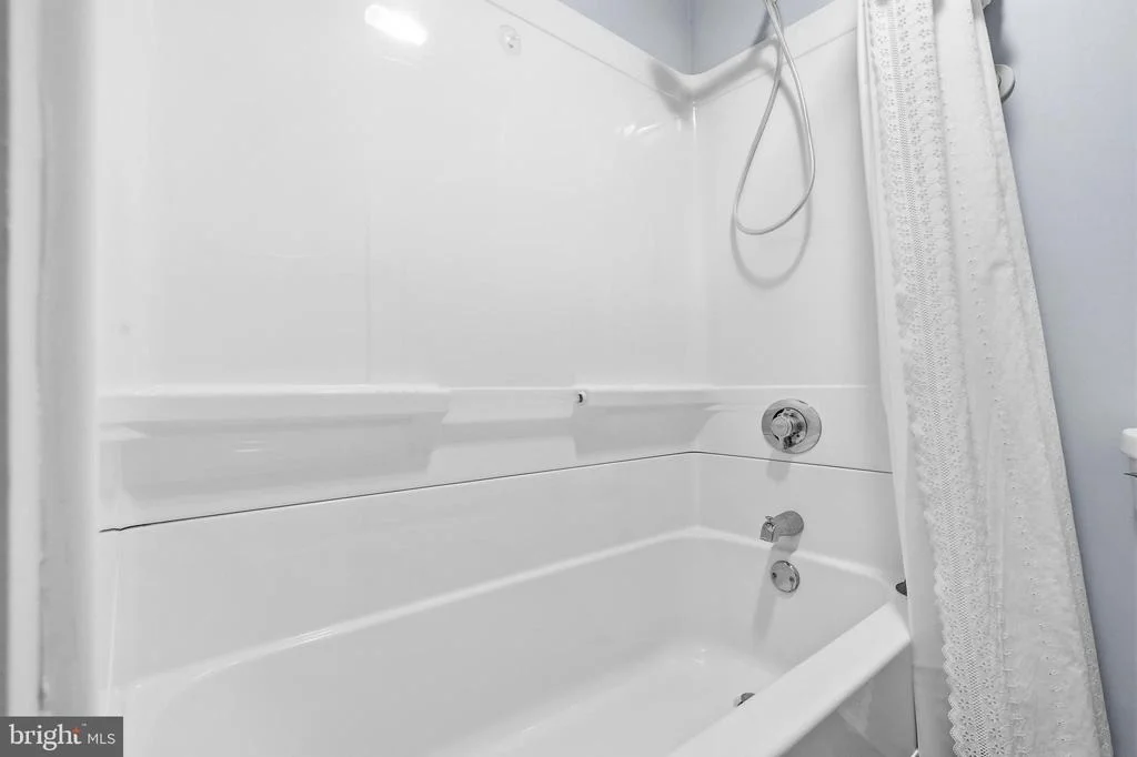 Photo of 704 COLLIER COURT