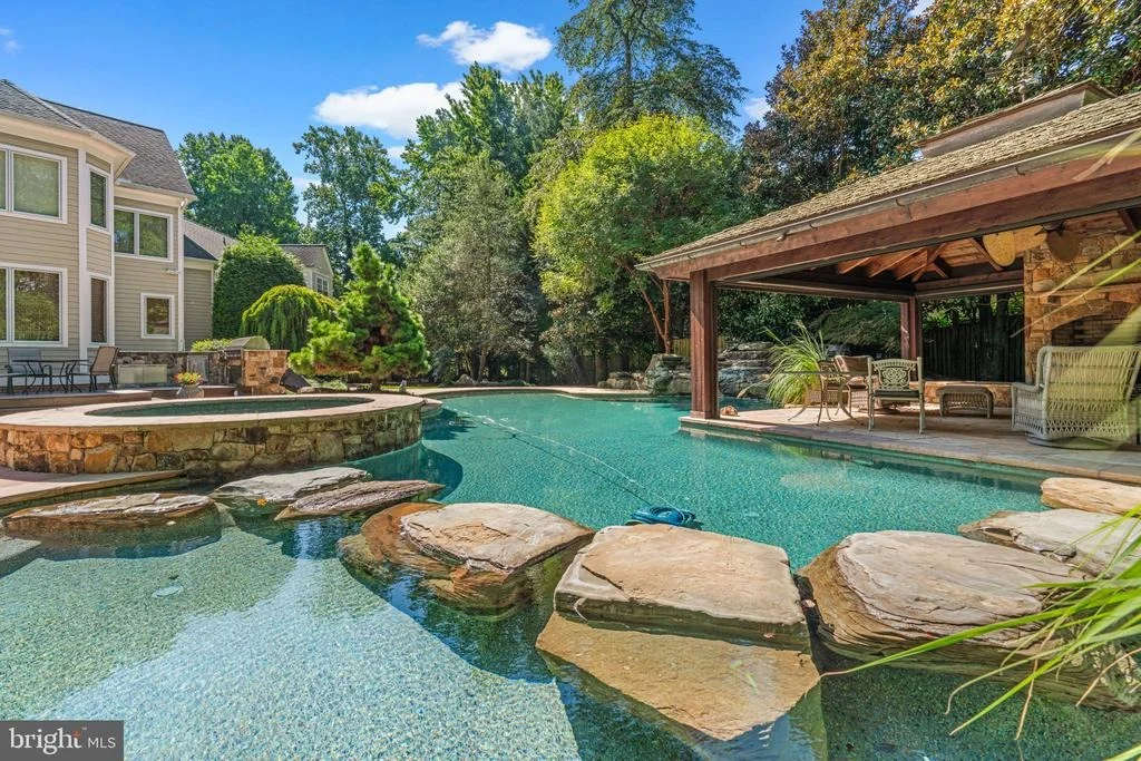 Photo of 370 EAGLE HILL ROAD