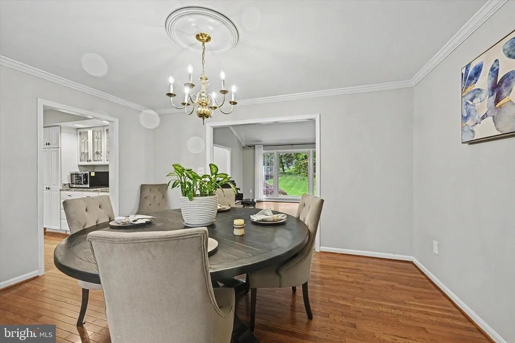 Photo of 8033 CREST ROAD