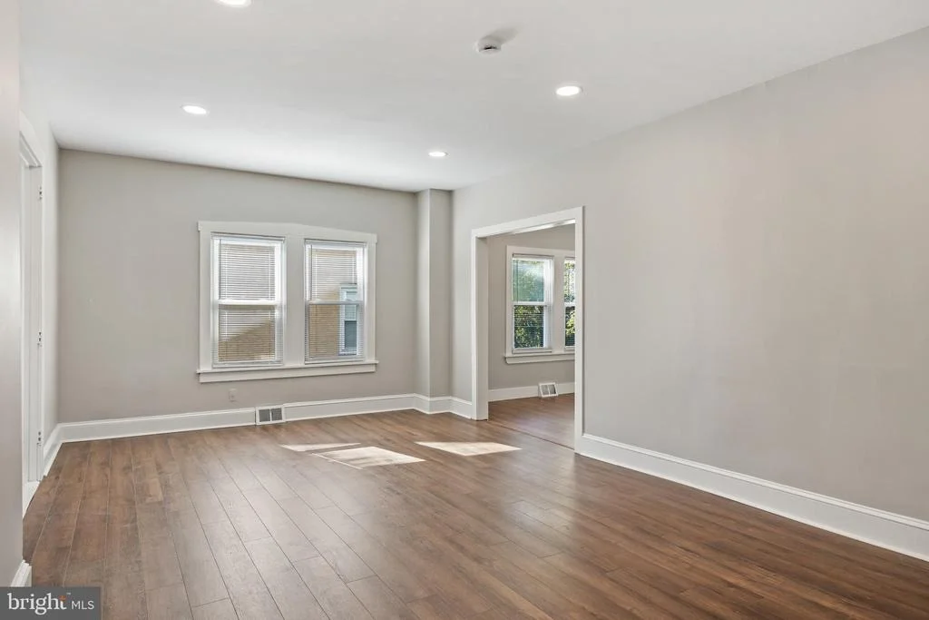 Photo of 16 MOORE AVENUE