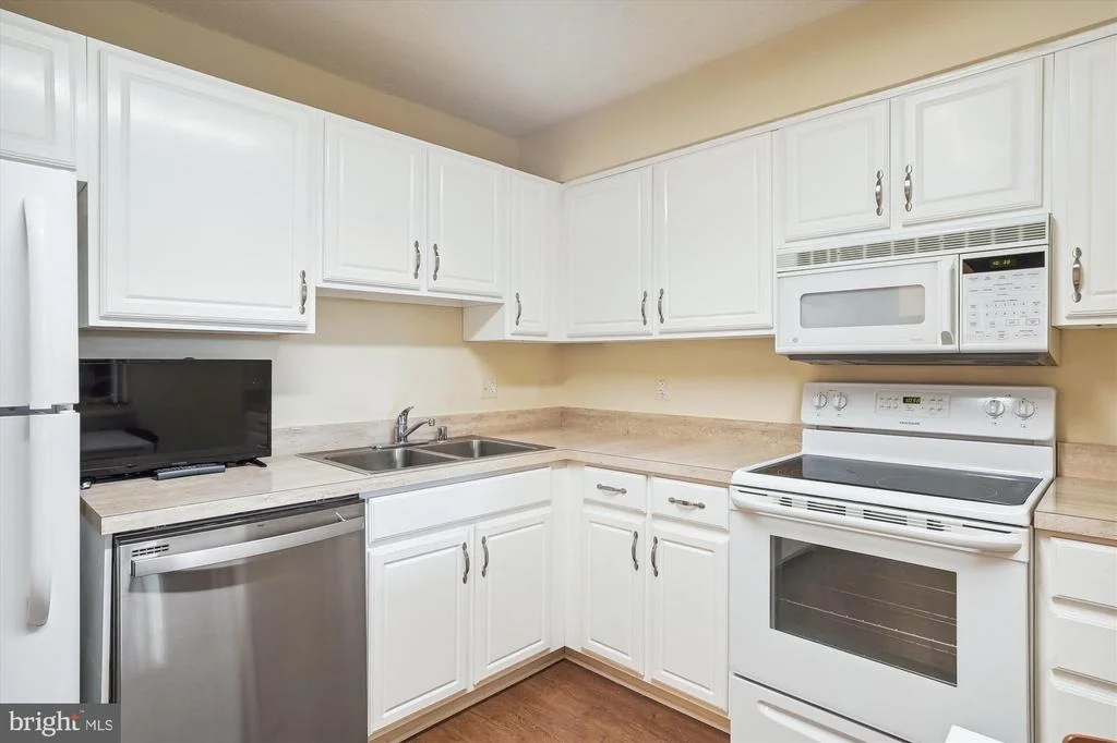 Photo of Unit 411 at 14800 PENNFIELD CIRCLE