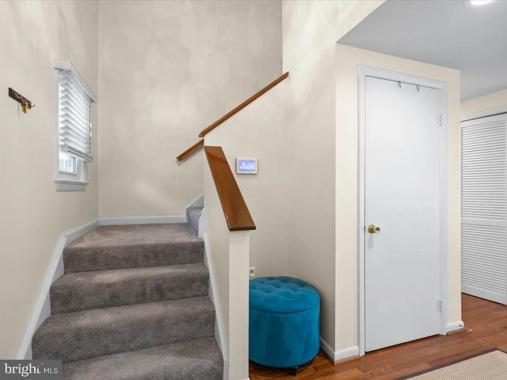 Photo of 15058 HOLLEYSIDE DRIVE