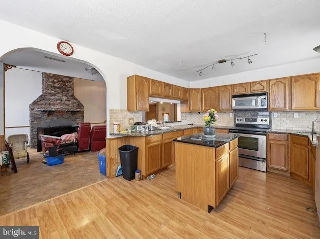 Photo of 2384 WINSLOW ROAD