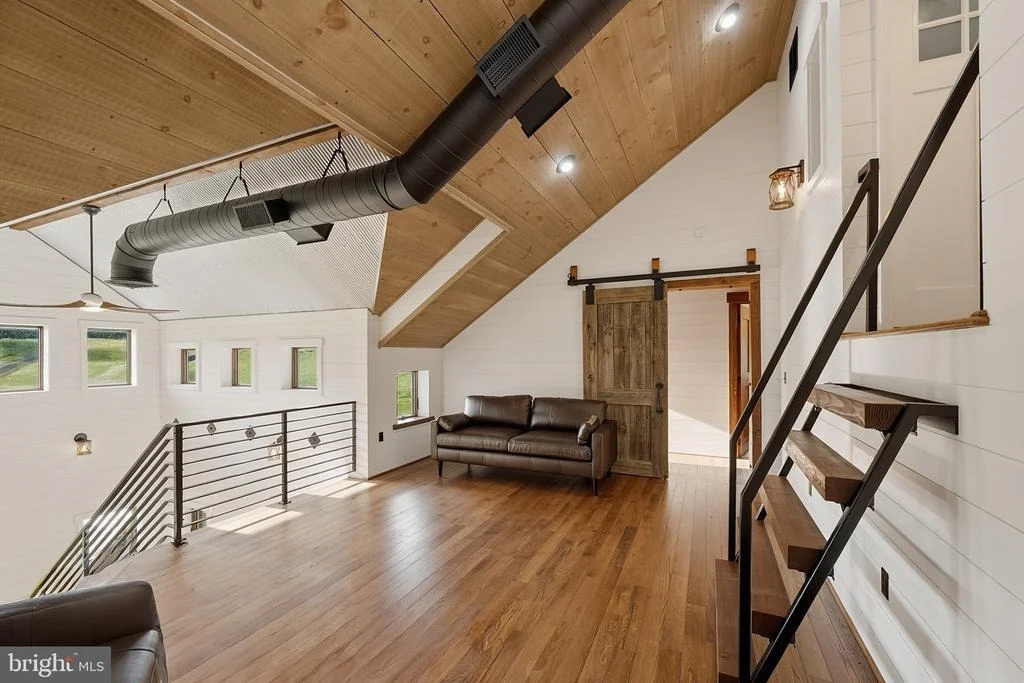 Photo of 415 NAZELROD ROAD