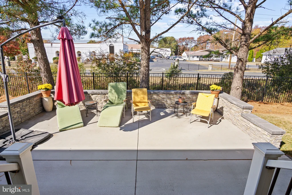 Photo of 226 UNIVERSITY DRIVE