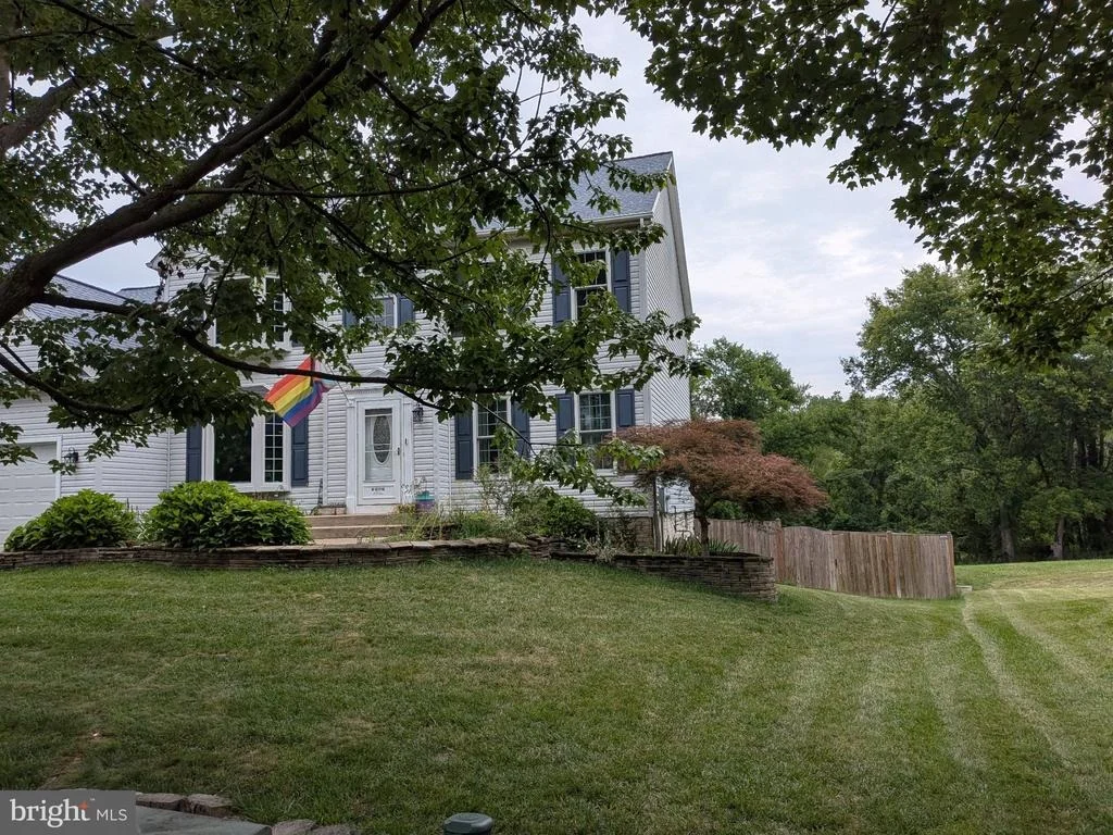 Photo of 823 WOODCREST LOOP