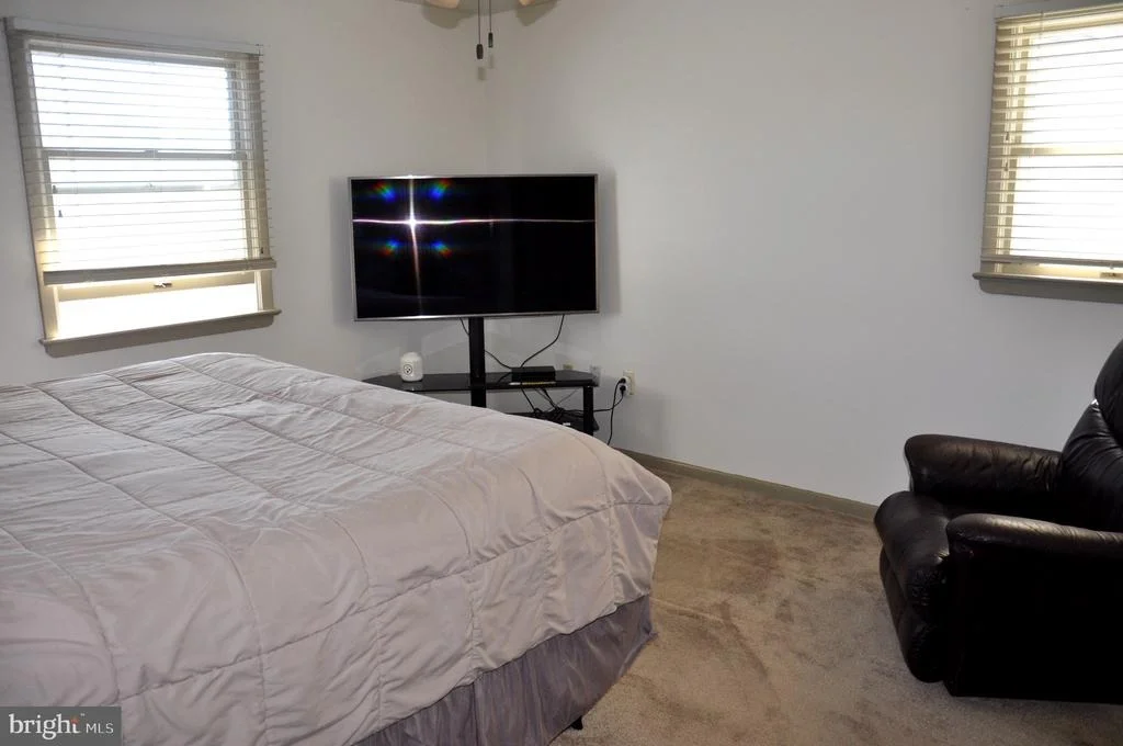 Photo of 1369 OUTER DRIVE