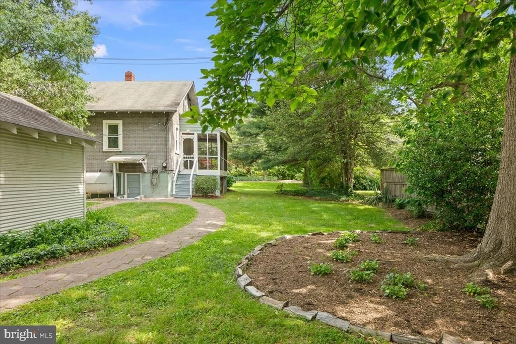 Photo of 4805 CALVERT ROAD