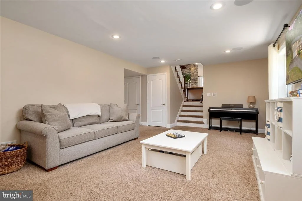 Photo of 1134 VALLEY DRIVE