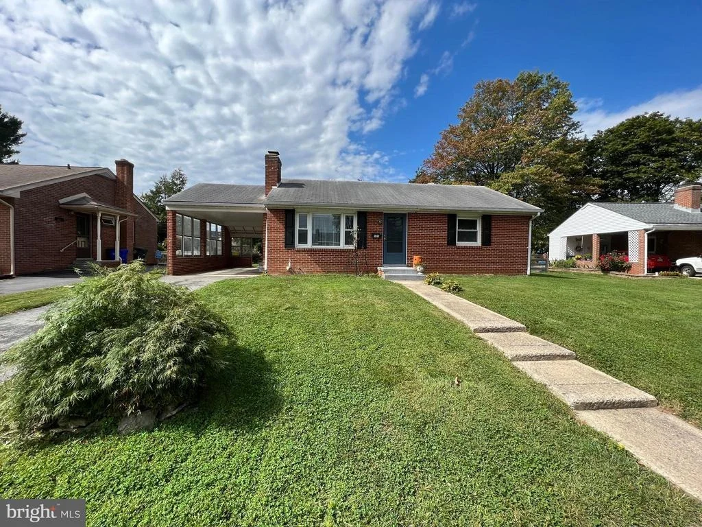 Photo of 909 PINE AVENUE