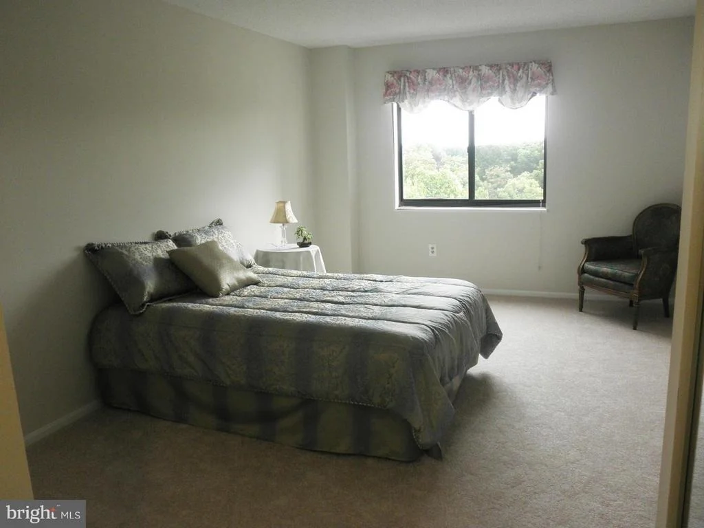Photo of Unit 1915 at 15101 INTERLACHEN DRIVE