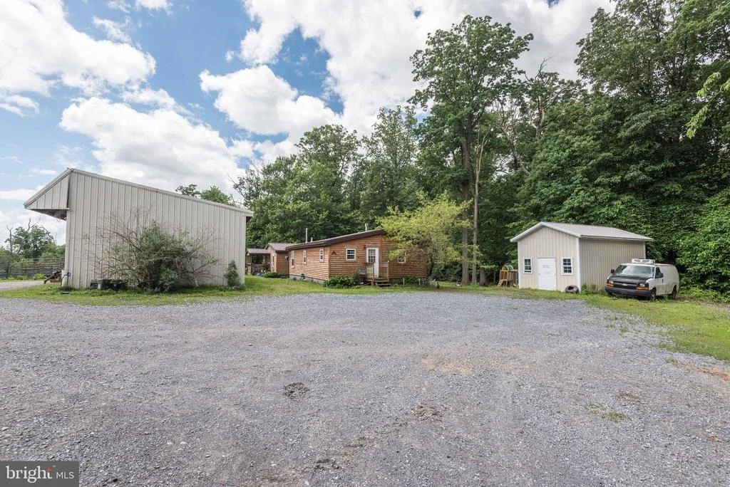 Photo of 16120 BARNESVILLE ROAD