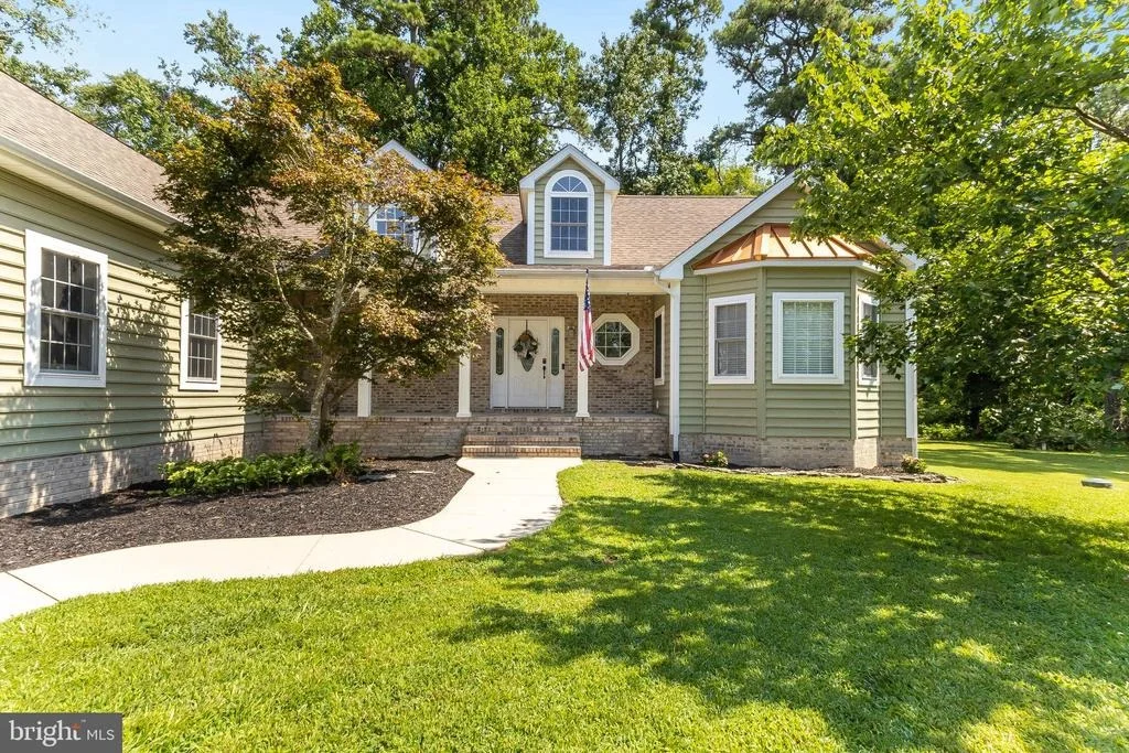 Photo of 33015 FOREST KNOLL DRIVE