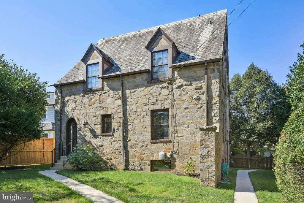 Photo of 105 SUMMERFIELD ROAD