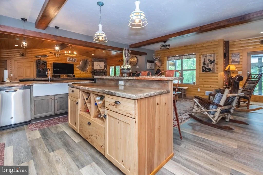 Photo of 495 WHITE OAK DRIVE