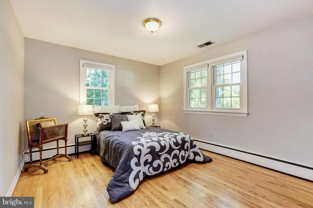 Photo of 18112 MUNCASTER ROAD