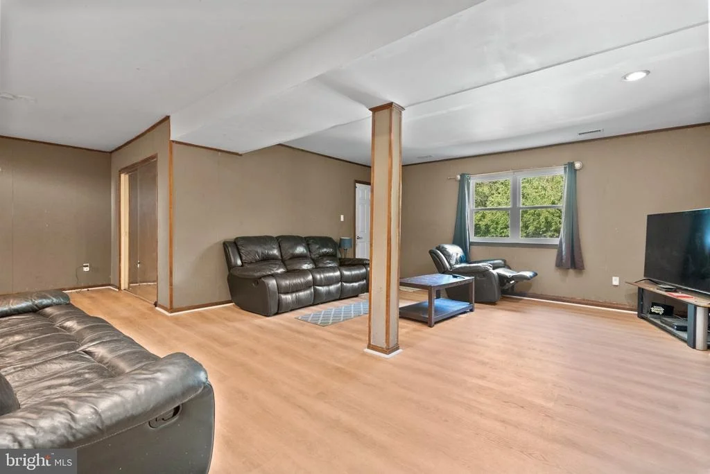 Photo of 112 WILLIAMSBURG WAY