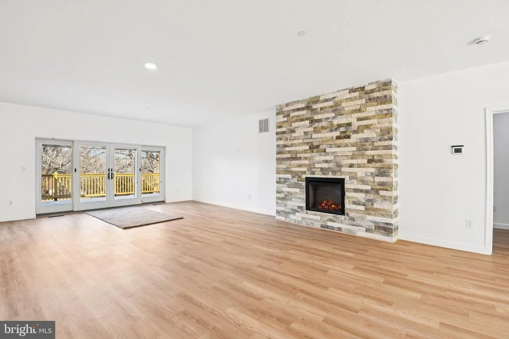 Photo of 8325 GROVE ANGLE ROAD