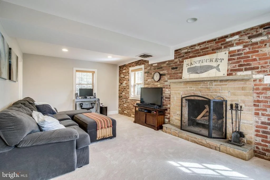 Photo of 919 JUNIPER PLACE