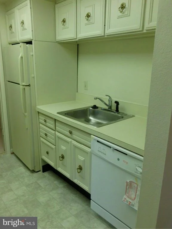Photo of Unit 103A at 3640 GLENEAGLES DRIVE