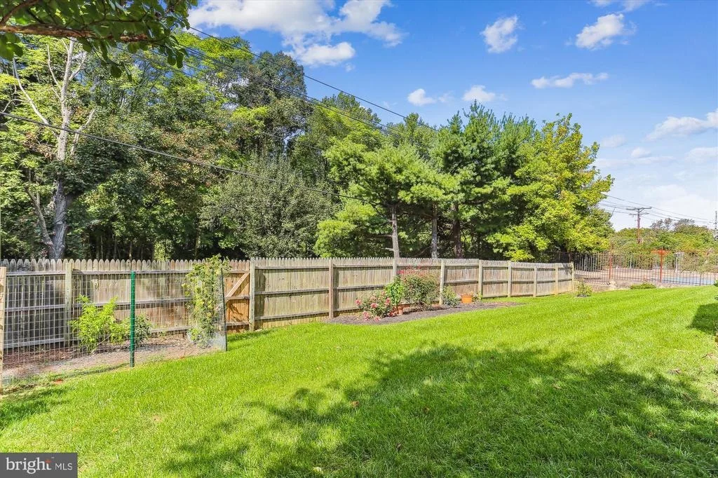 Photo of 927 POINTER RIDGE DRIVE