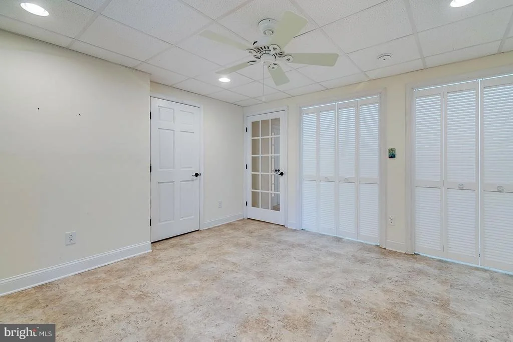Photo of 142 W SHORE DRIVE