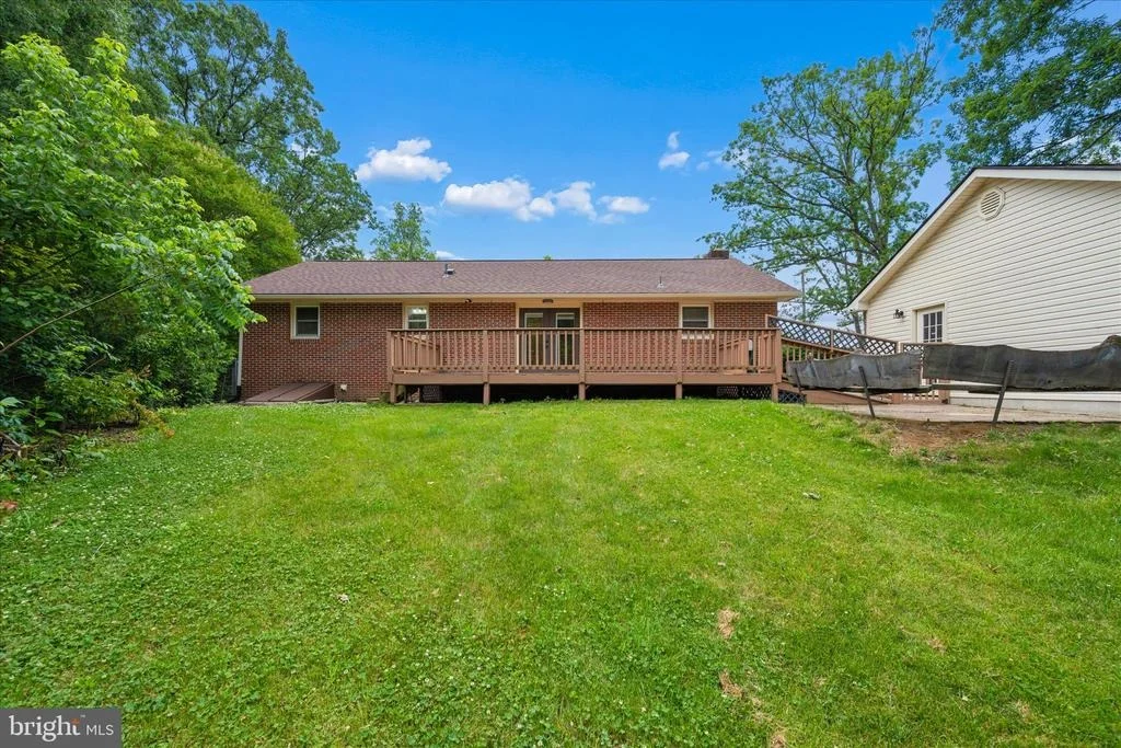 Photo of 7052 LINGANORE ROAD