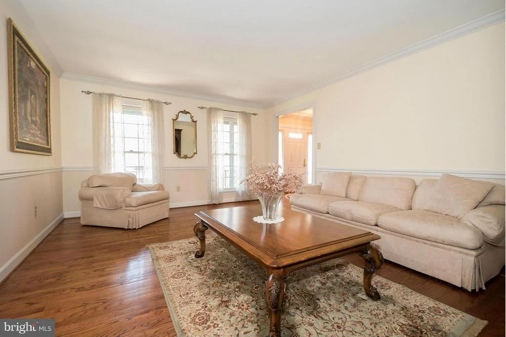 Photo of 9417 THORNEDIKE DRIVE