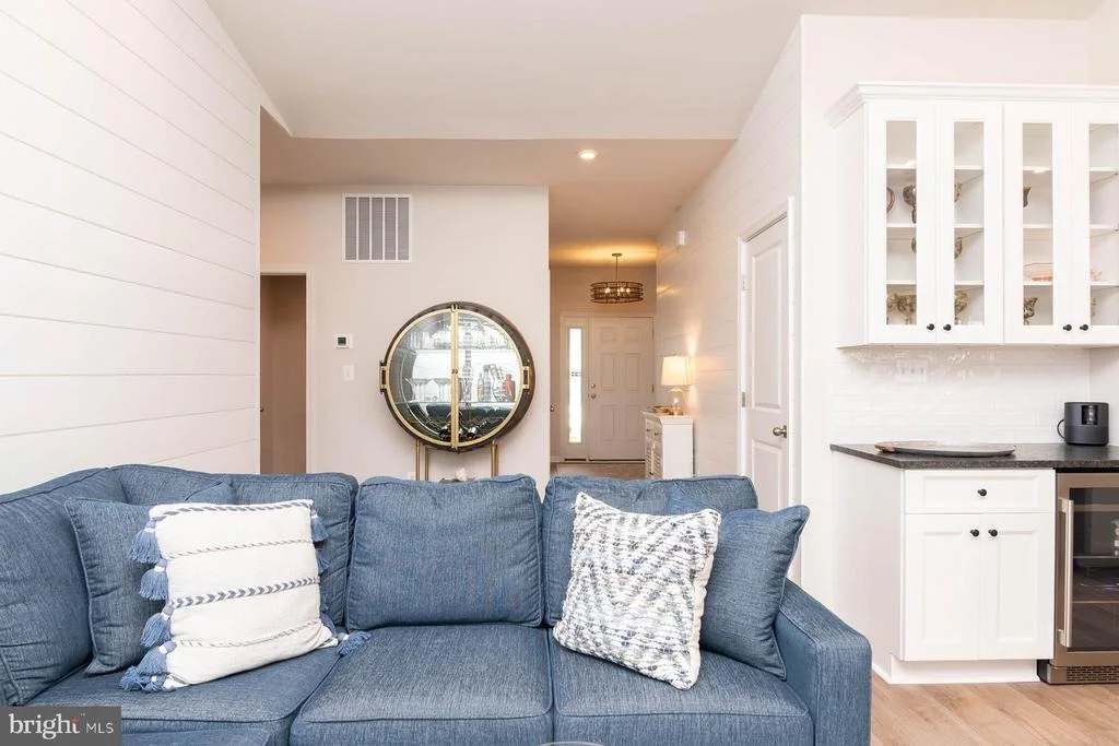 Photo of 25087 TREEVIEW LANE