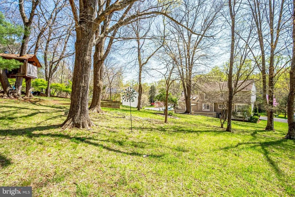 Photo of 9813 MAINSAIL DRIVE