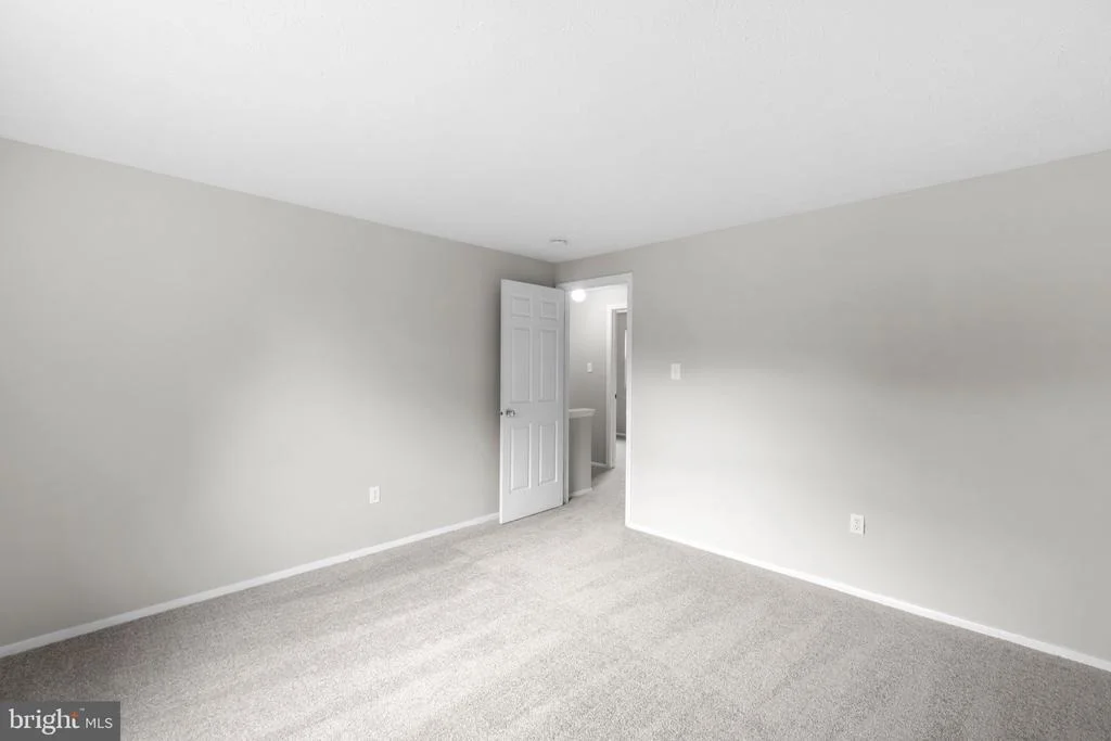 Photo of 17929 DANUBE LANE