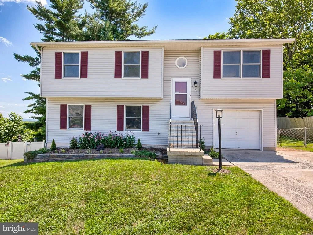 Photo of 1003 CHERYLS COURT
