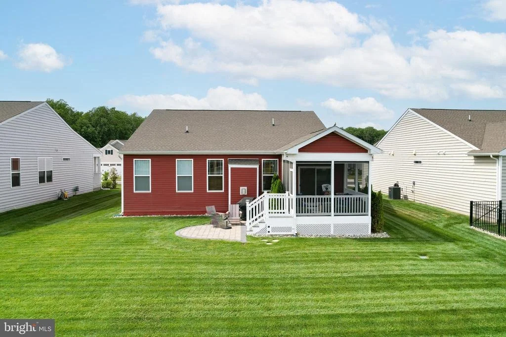 Photo of 25068 TREEVIEW LN
