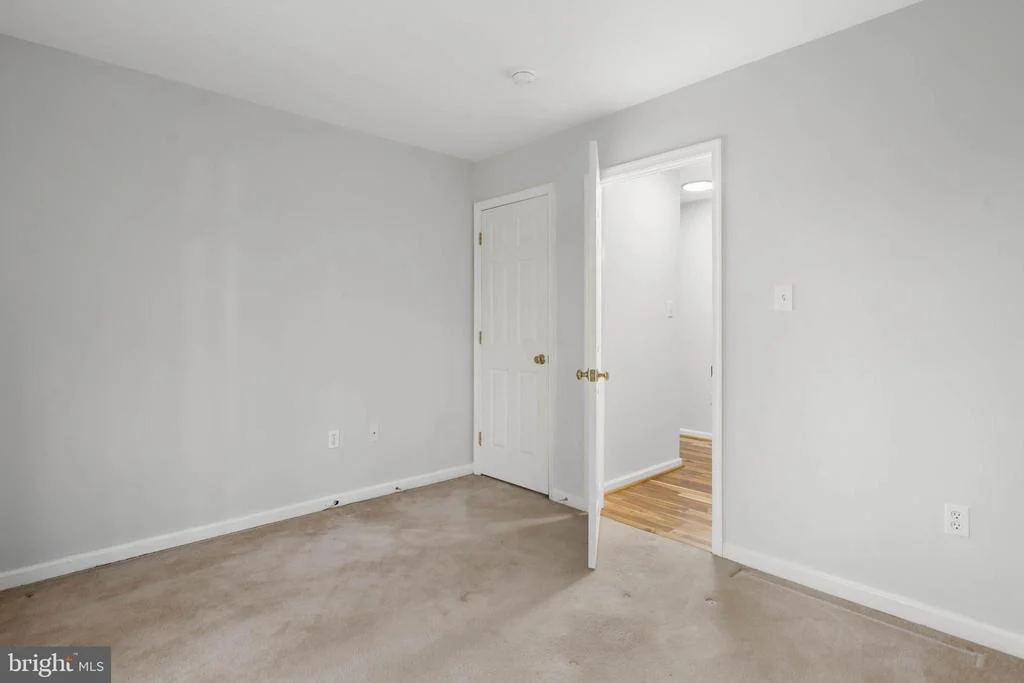 Photo of 18284 SHINGLE POINT ROAD