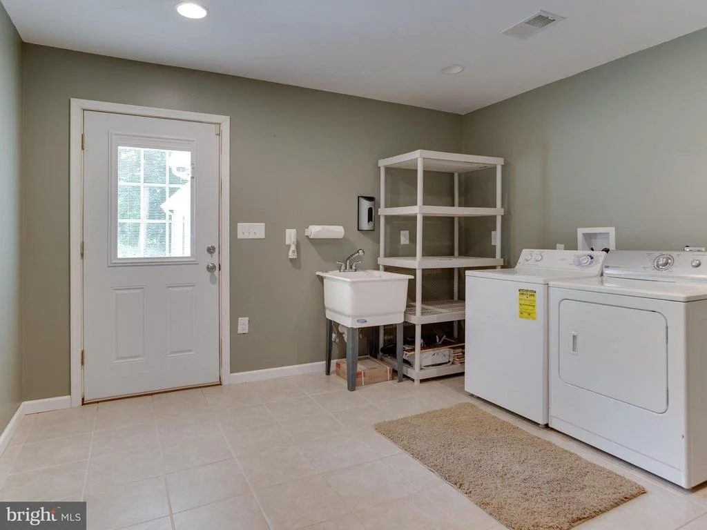 Photo of 1605 PARRAN ROAD
