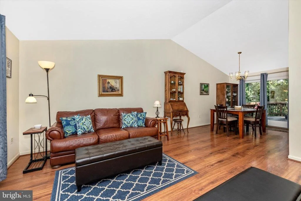 Photo of 1001 CHINABERRY DRIVE