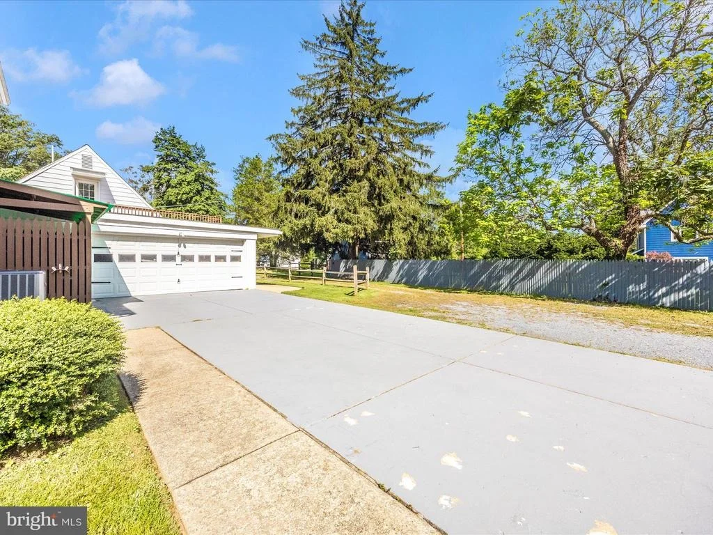 Photo of 17515 DOCTOR BIRD ROAD