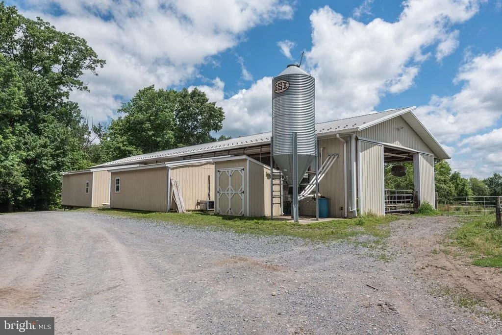 Photo of 16120 BARNESVILLE ROAD