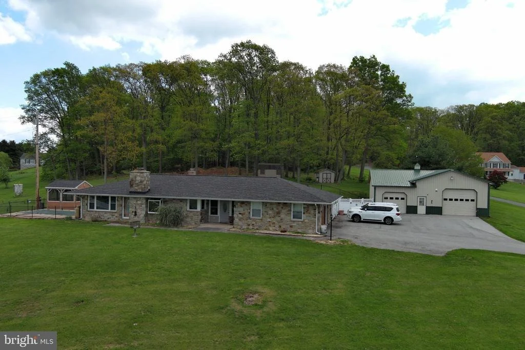 Photo of 5111 HANOVER PIKE