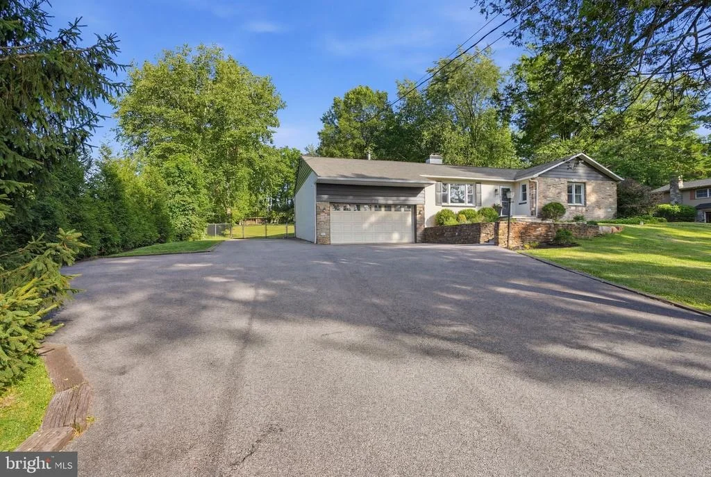 Photo of 607 MCKEAN ROAD