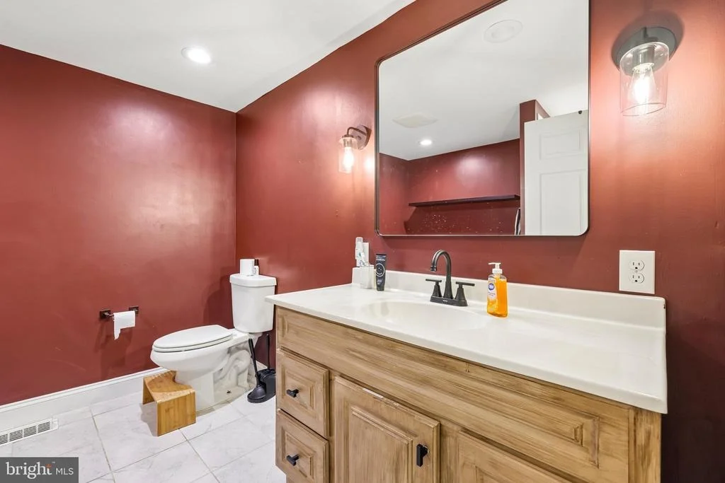 Photo of 335 BEACH AVENUE
