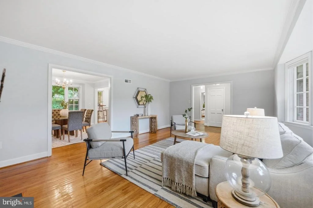 Photo of 5910 OVERLEA ROAD
