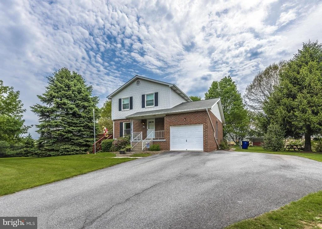 Photo of 2925 THURSTON ROAD