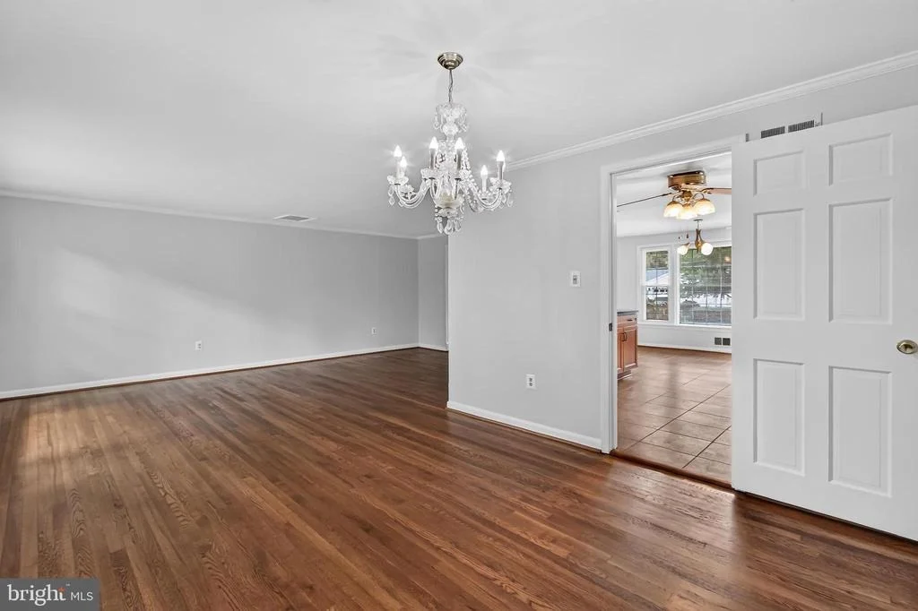 Photo of 4019 ROBERTSON BOULEVARD
