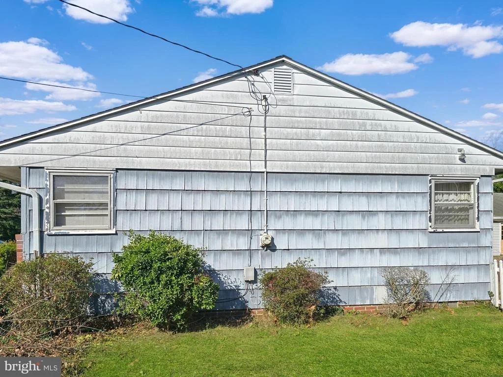 Photo of 105 LAKEVIEW DRIVE