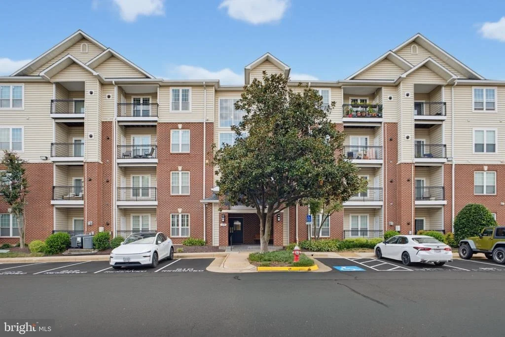 Photo of Unit 7109 at 1570 SPRING GATE DRIVE