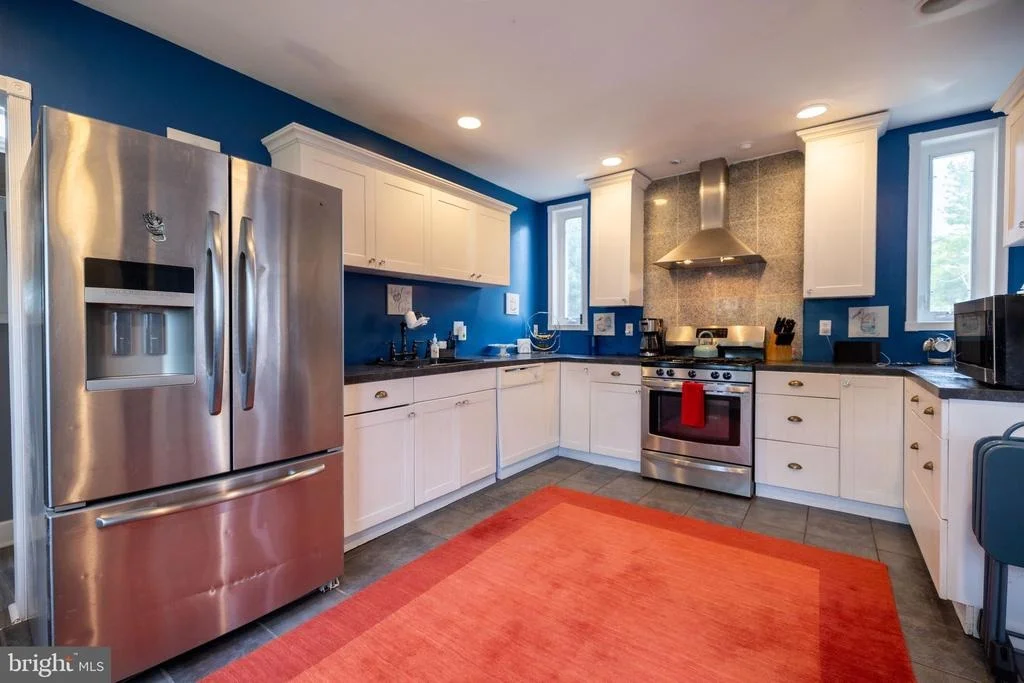 Photo of 39 E 2ND AVENUE
