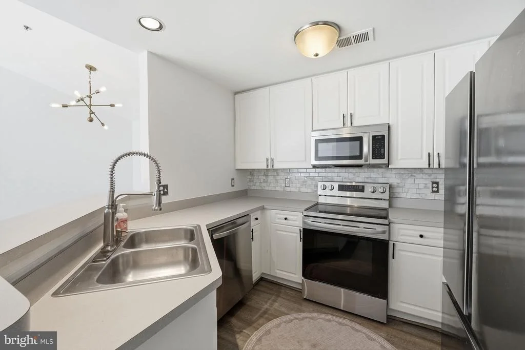 Photo of Unit 3A at 2103 WAYSIDE DRIVE